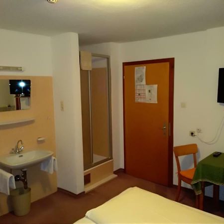 Hotel Garni Alpenrose Ишгъл Екстериор снимка