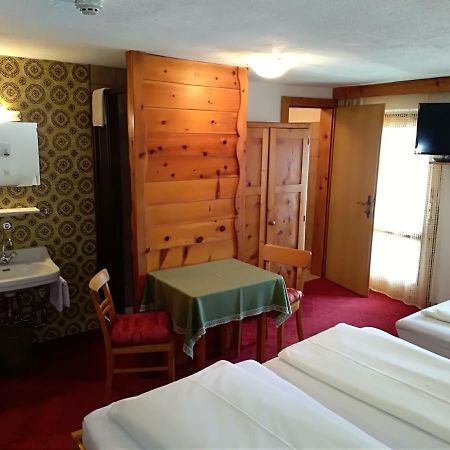 Hotel Garni Alpenrose Ишгъл Екстериор снимка