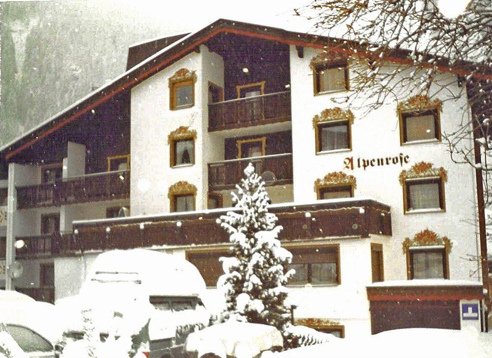 Hotel Garni Alpenrose Ишгъл Екстериор снимка