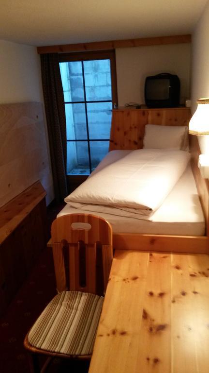 Hotel Garni Alpenrose Ишгъл Екстериор снимка