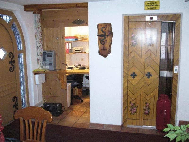 Hotel Garni Alpenrose Ишгъл Екстериор снимка