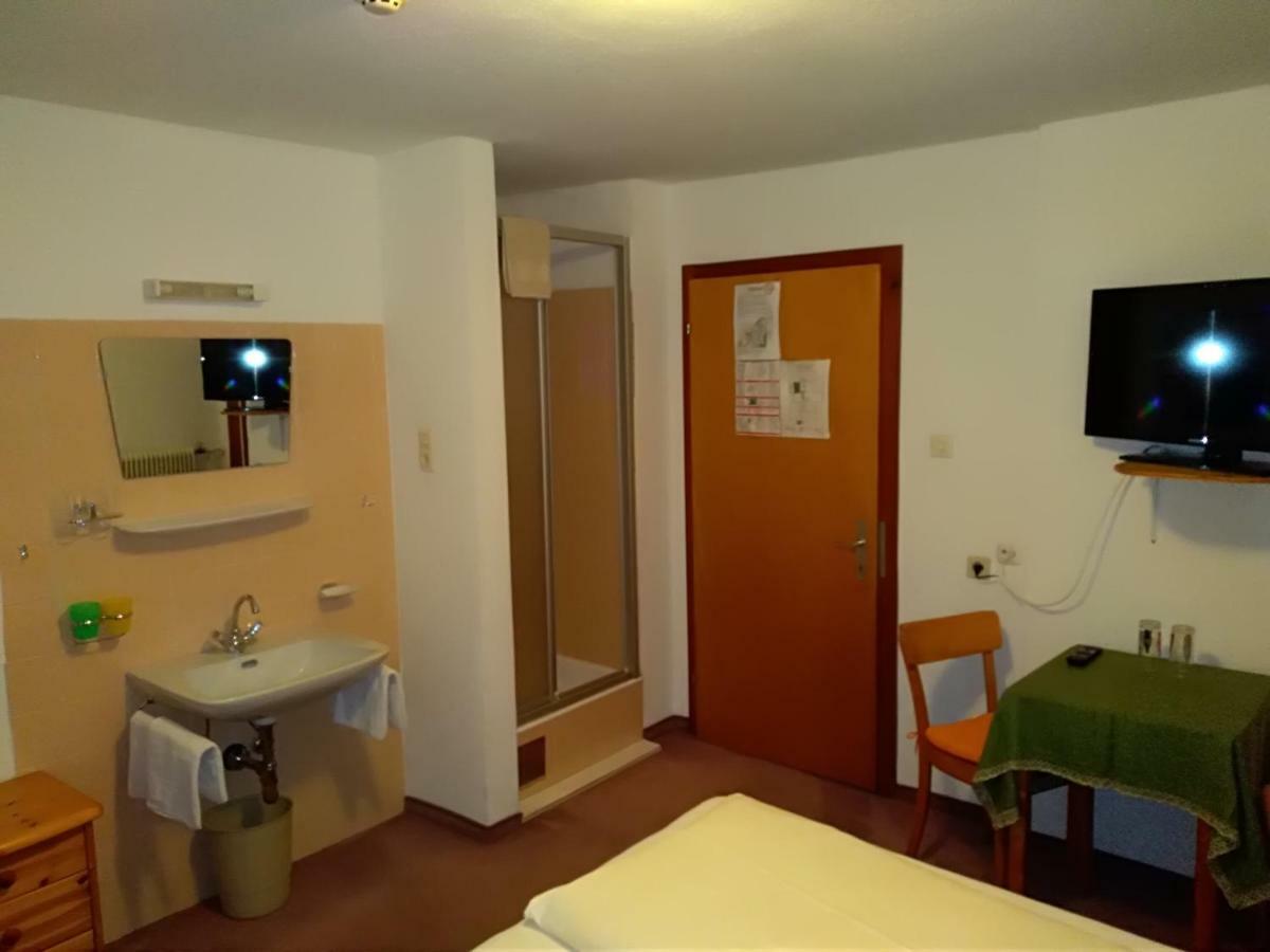 Hotel Garni Alpenrose Ишгъл Екстериор снимка