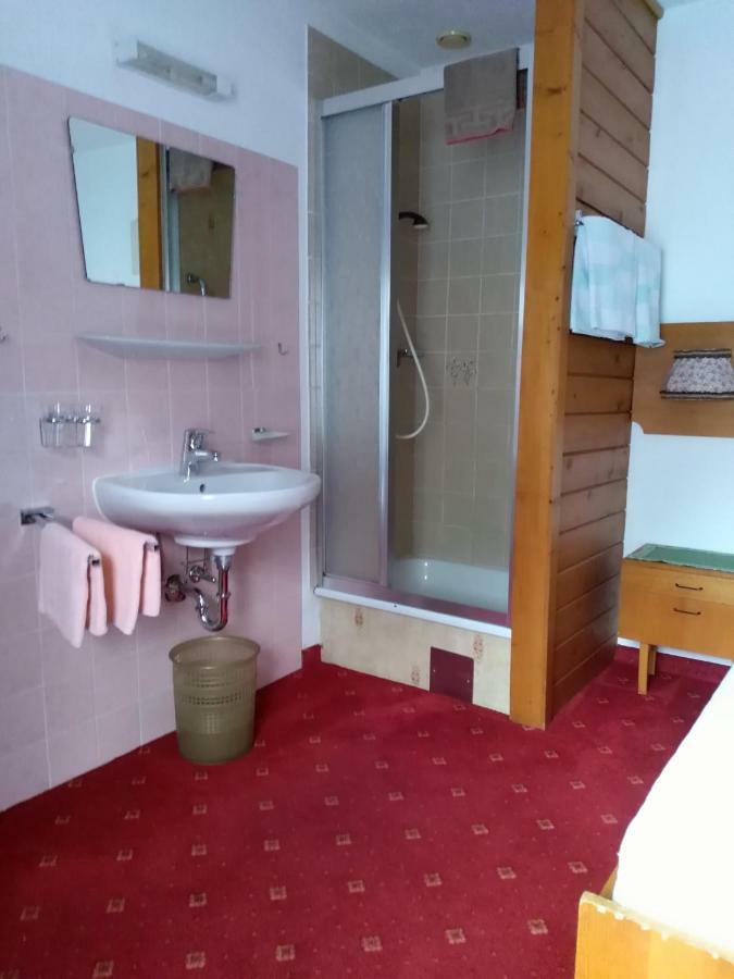 Hotel Garni Alpenrose Ишгъл Екстериор снимка